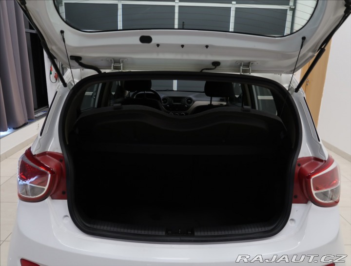 Hyundai i10 1,0 i ČR 2015