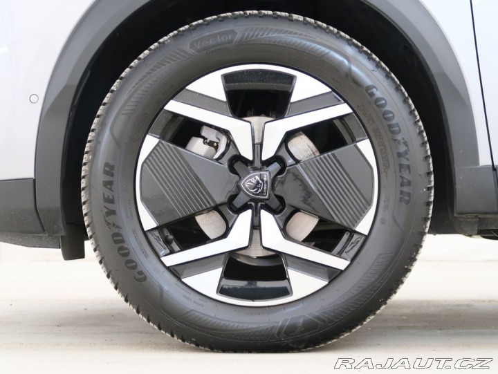 Peugeot 2008 1.2PureTech,CZ,1Maj,ALLUR 2024