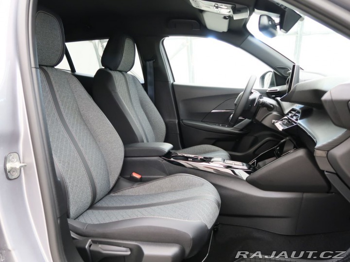 Peugeot 2008 1.2PureTech,CZ,1Maj,ALLUR 2024