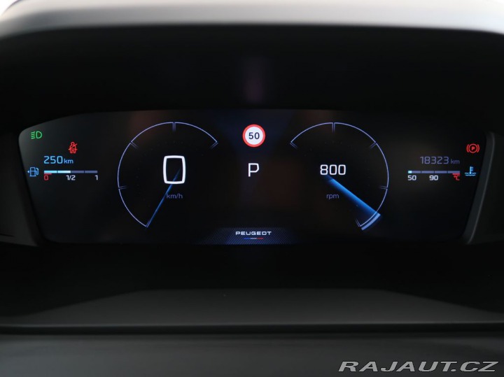 Peugeot 2008 1.2PureTech,CZ,1Maj,ALLUR 2024