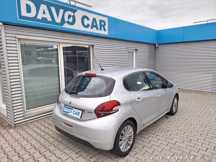 Peugeot 208 1,2 Aut.klima Navi Park.k 2017
