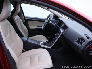 Volvo V60 2,0 D3 120kW V5 Momentum 2011
