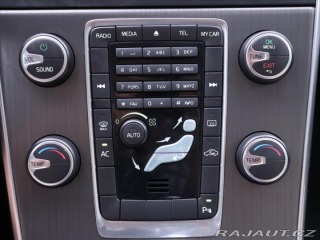 Volvo V60 2,0 D3 120kW V5 Momentum 2011