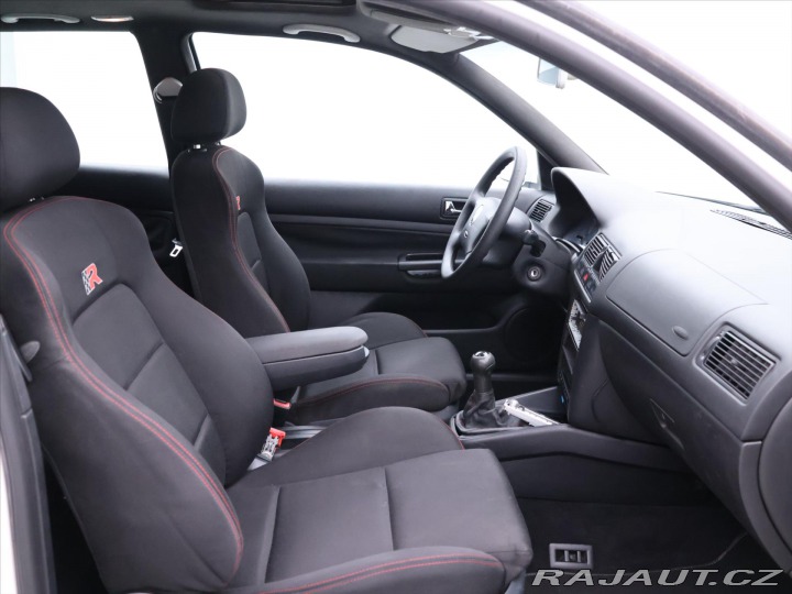 Volkswagen Golf 1,9 TDI 66kW Tažné STK 04 2000