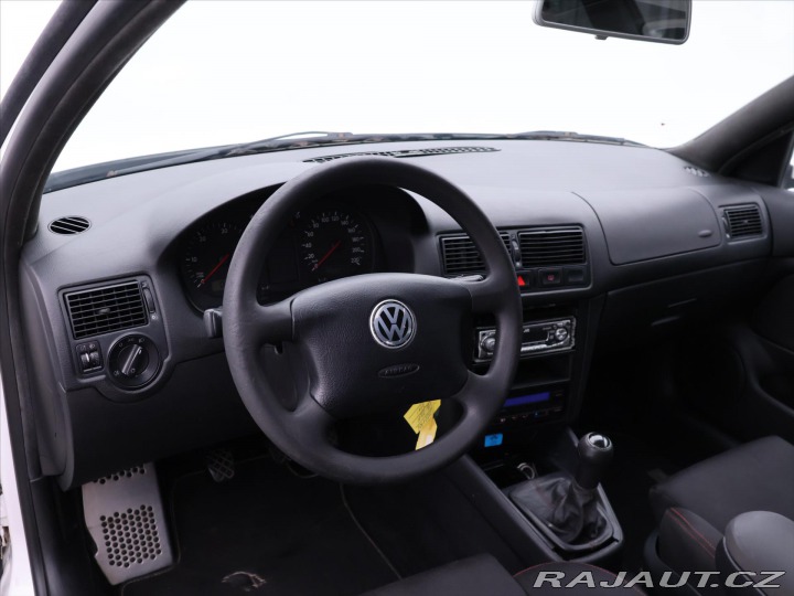 Volkswagen Golf 1,9 TDI 66kW Tažné STK 04 2000