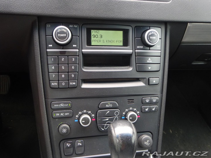 Volvo XC90 D5 136kW AWD KŮŽE AUTOMAT 1800