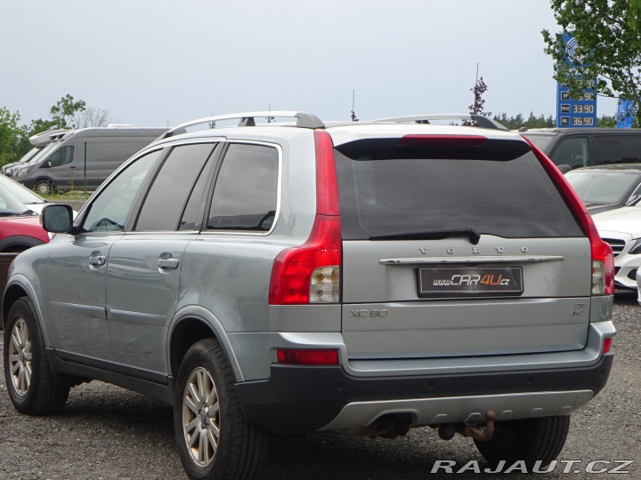 Volvo XC90 D5 136kW AWD KŮŽE AUTOMAT 1800
