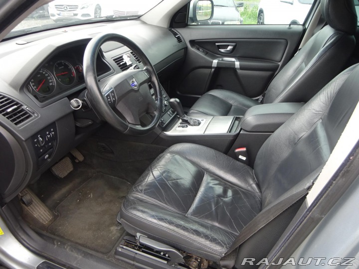 Volvo XC90 D5 136kW AWD KŮŽE AUTOMAT 1800