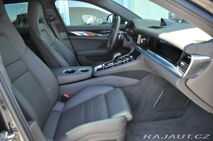 Porsche Panamera E-HYBRID 4S BOSE PANO K36 2022
