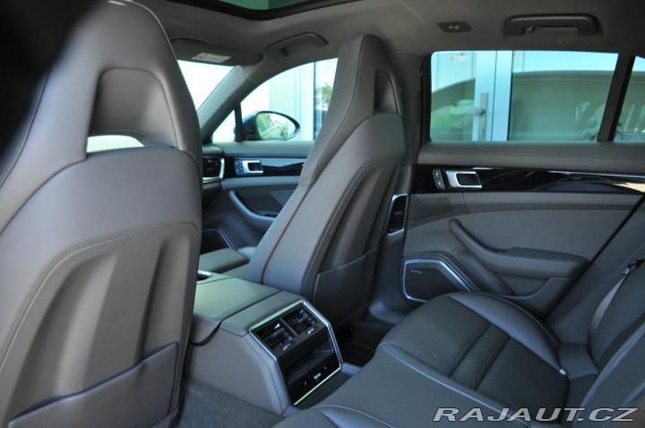 Porsche Panamera E-HYBRID 4S BOSE PANO K36 2022