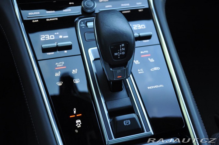 Porsche Panamera E-HYBRID 4S BOSE PANO K36 2022