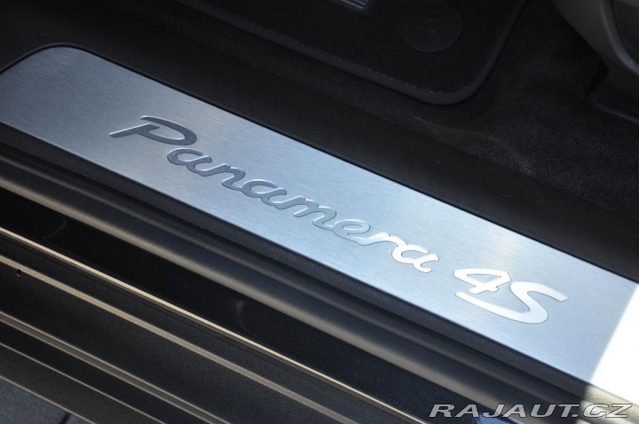 Porsche Panamera E-HYBRID 4S BOSE PANO K36 2022