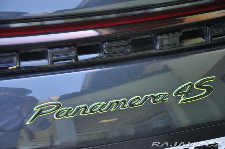 Porsche Panamera E-HYBRID 4S BOSE PANO K36 2022