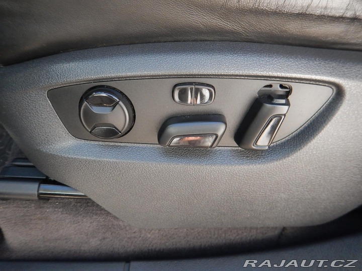 Volkswagen Touareg 3.0 TDI V6, DSG, 4MOTION 2013