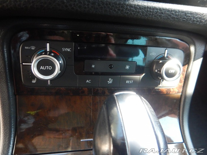Volkswagen Touareg 3.0 TDI V6, DSG, 4MOTION 2013