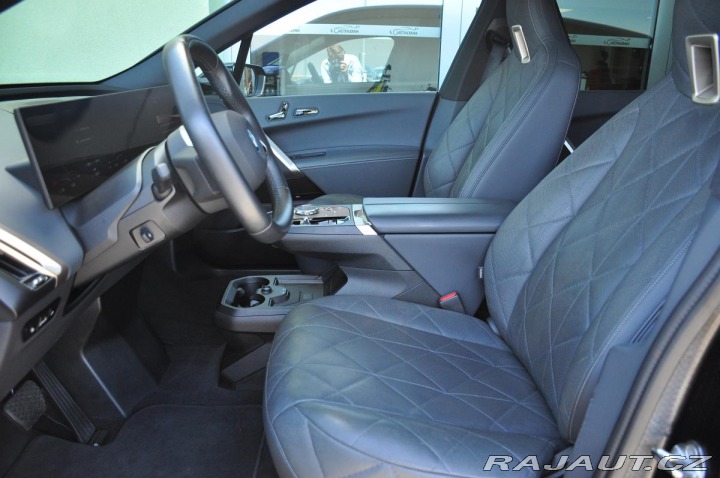 BMW iX xDrive40 HUD H/K REZERVAC 2021