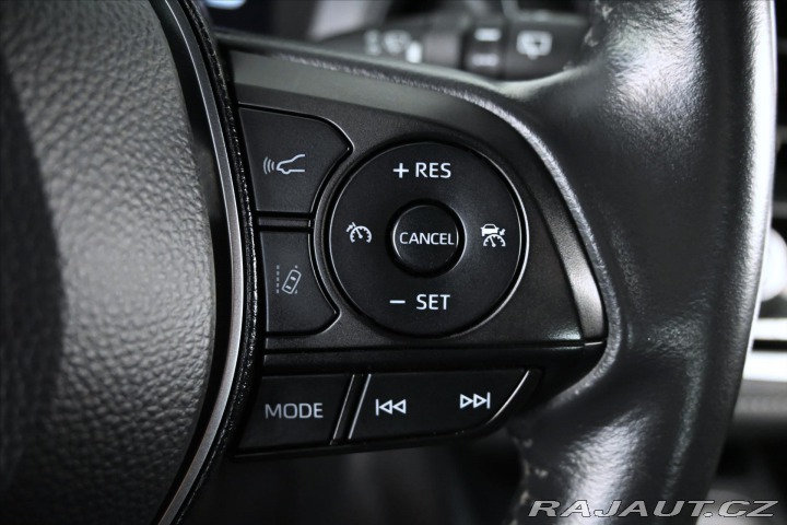 Toyota Corolla 1,8 e-CVT Hybrid 72kW Zár 2022