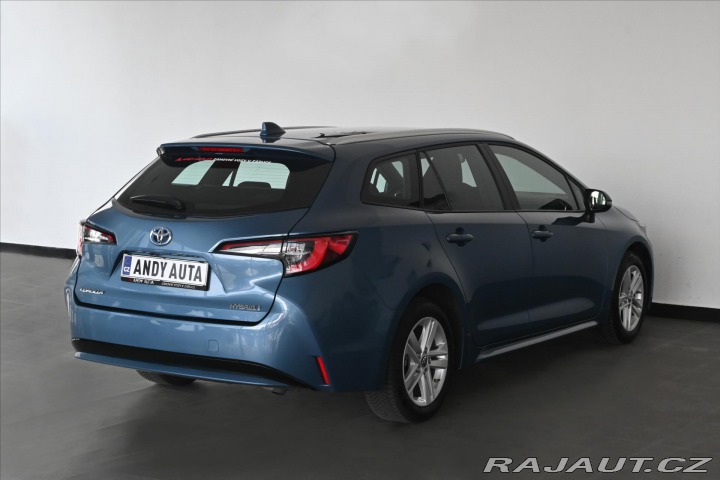 Toyota Corolla 1,8 e-CVT Hybrid 72kW Zár 2022