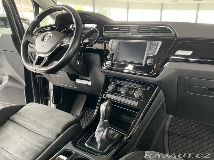 Volkswagen Touran 2,0TDI DSG*HighLine*Masáž 2016