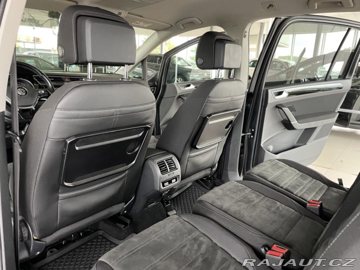 Volkswagen Touran 2,0TDI DSG*HighLine*Masáž 2016