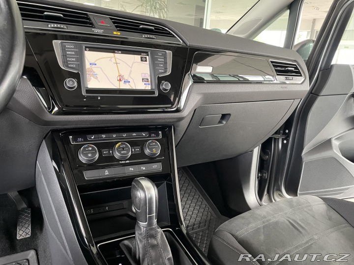 Volkswagen Touran 2,0TDI DSG*HighLine*Masáž 2016