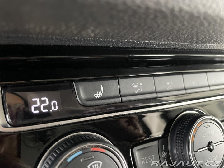 Volkswagen Touran 2,0TDI DSG*HighLine*Masáž 2016