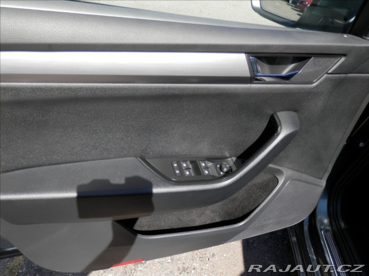 Škoda Superb 2,0 TDi 110kW DSG kombi 2019