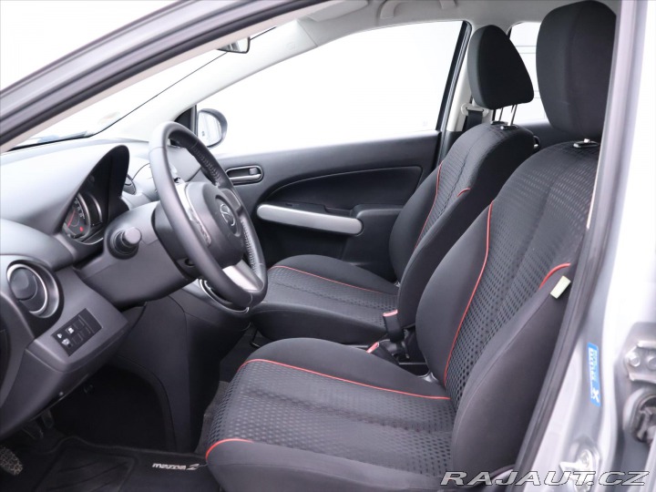 Mazda 2 1,4 i Aut.klima Výhř.seda 2012