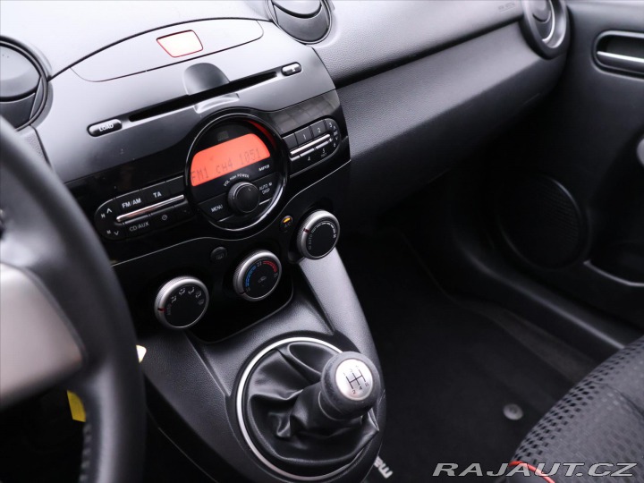 Mazda 2 1,4 i Aut.klima Výhř.seda 2012