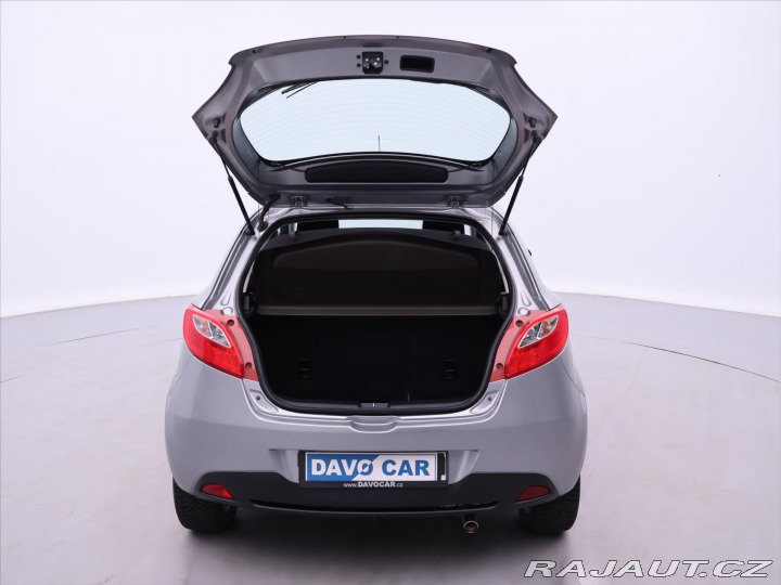 Mazda 2 1,4 i Aut.klima Výhř.seda 2012