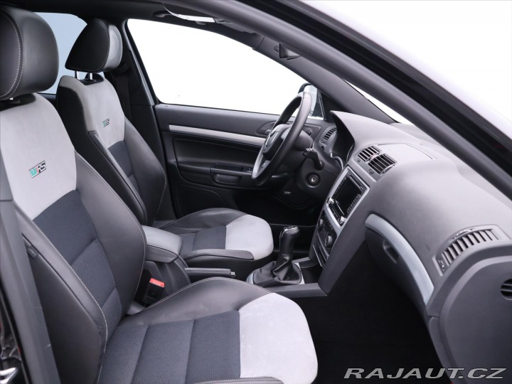 Škoda Octavia 2,0 TSI 147kW RS Xenon Ků 2011