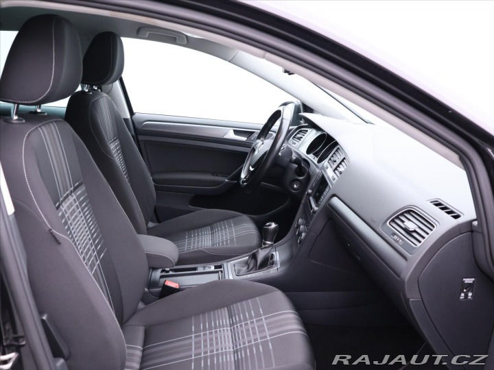 Volkswagen Golf 1,2 TSI R-Line Navi 1.Maj 2016