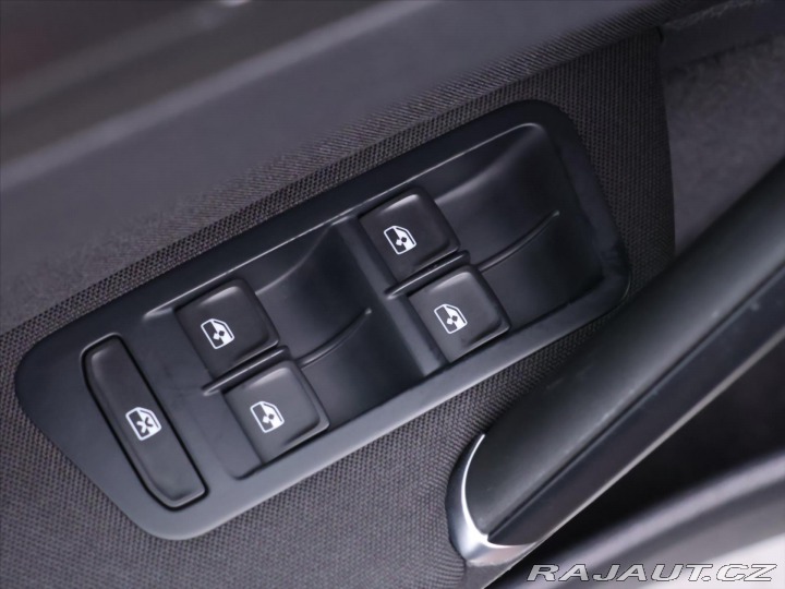 Volkswagen Golf 1,2 TSI R-Line Navi 1.Maj 2016