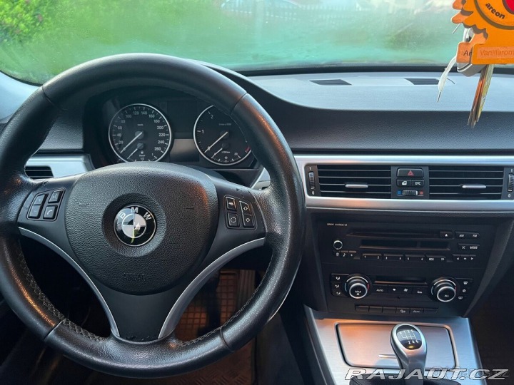 BMW 3 2,0 E91 LCI xDrive 320d 2011