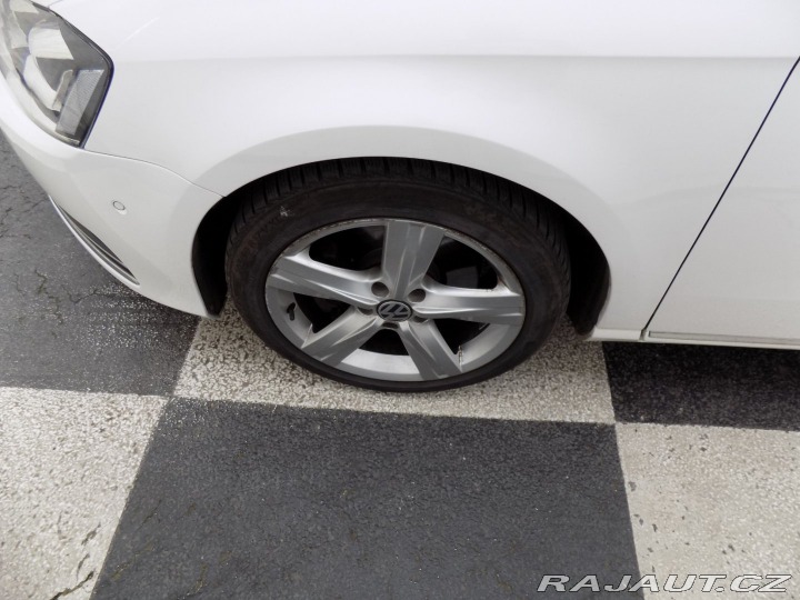 Volkswagen Passat 2,0 TDI Highline/DSG/Kůže 2011