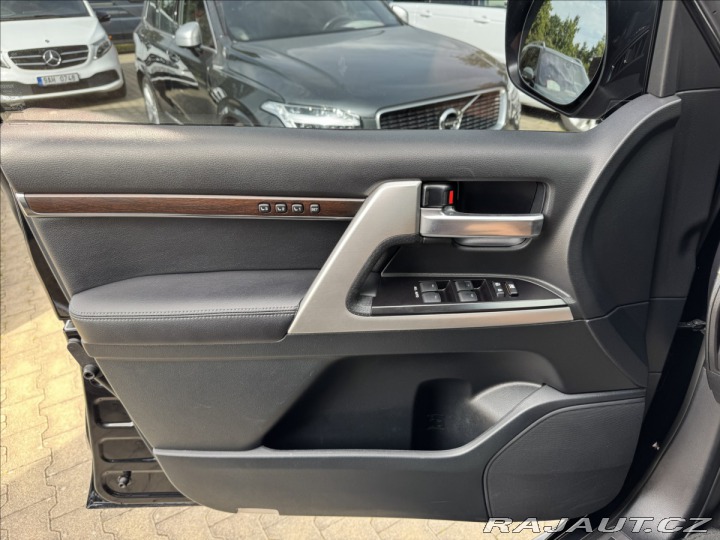 Toyota Land Cruiser 4,6   200 Premium 2019