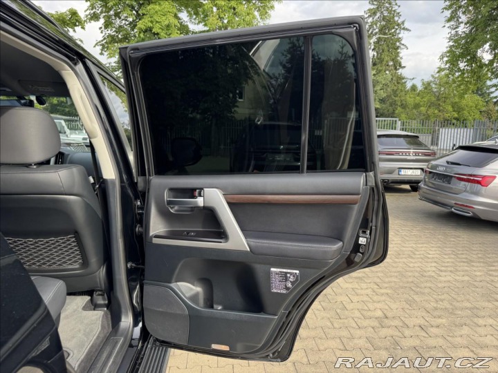 Toyota Land Cruiser 4,6   200 Premium 2019