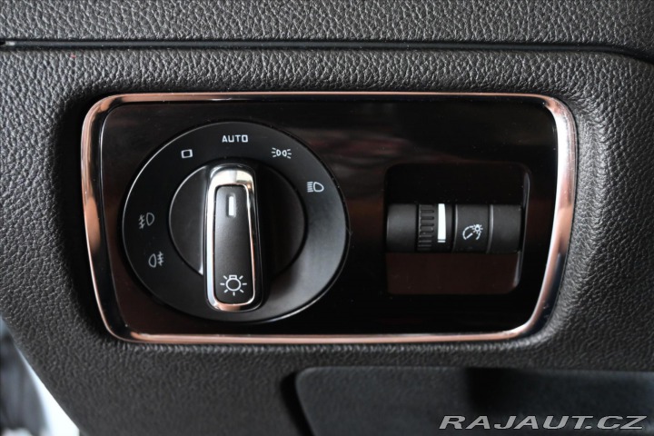Škoda Superb 2,0 TDI 103 KW ELEGANCE Z 2015