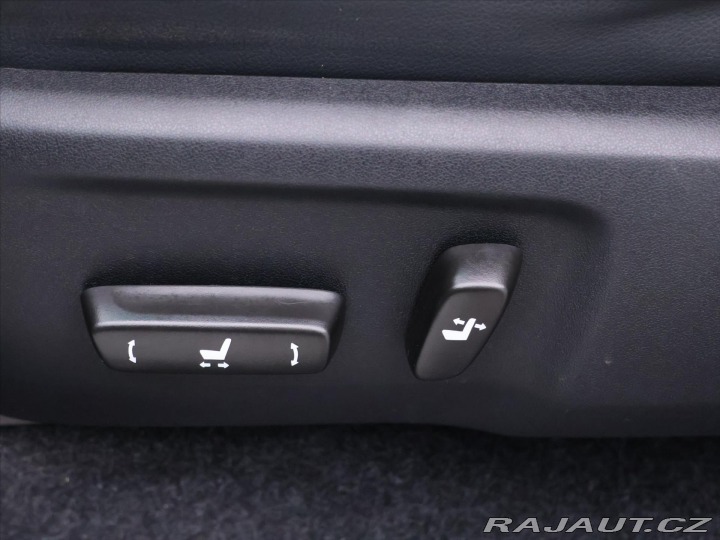 Toyota Hilux 2,4 D-4D Aut. CZ Executiv 2020
