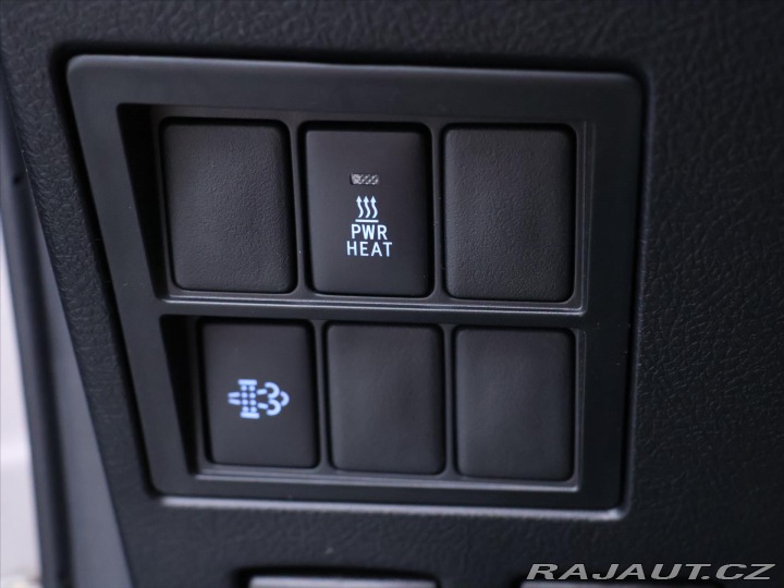 Toyota Hilux 2,4 D-4D Aut. CZ Executiv 2020