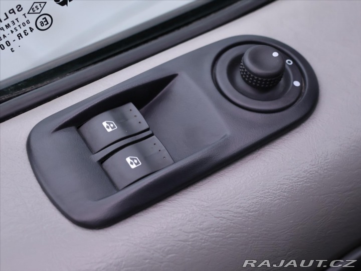 Renault Trafic 2,0 dCi 84kW Passenger CZ 2013