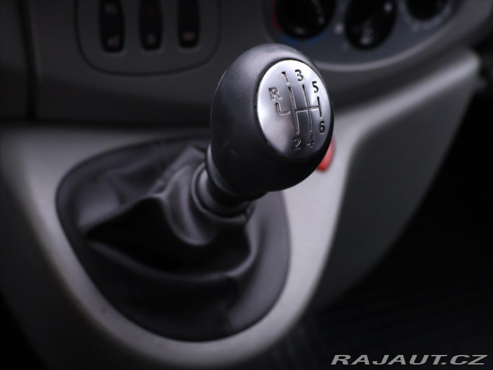 Renault Trafic 2,0 dCi 84kW Passenger Na 2013