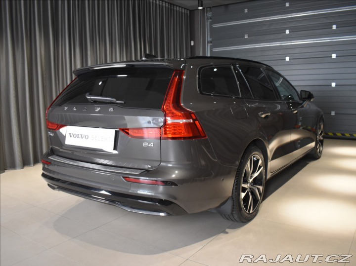 Volvo V60 2,0 B4 Plus Dark Tažné,BL 2024