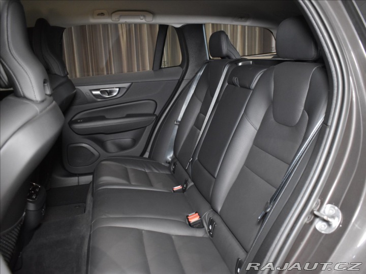 Volvo V60 2,0 B4 Plus Dark Tažné,BL 2024
