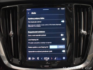 Volvo V60 2,0 B4 Plus Dark Tažné,BL 2024
