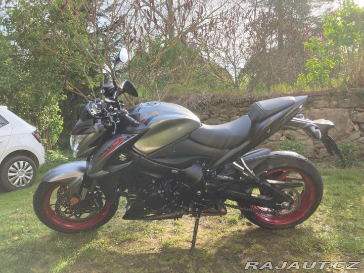 Suzuki Ostatní modely MOTORKA GSX-S1000 110kW 2021
