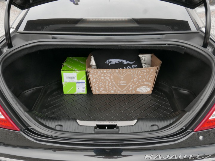 Jaguar XJ 3,0 V6 AWD Automat REZERV 2013