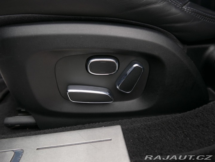 Jaguar XJ 3,0 V6 AWD Automat REZERV 2013