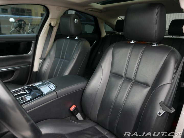 Jaguar XJ 3,0 V6 AWD Automat REZERV 2013