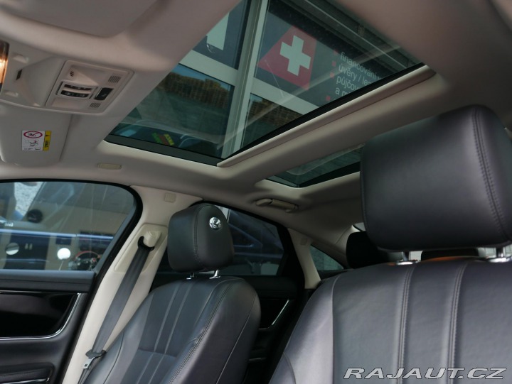 Jaguar XJ 3,0 V6 AWD Automat REZERV 2013